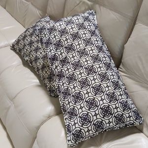 Accent cushions